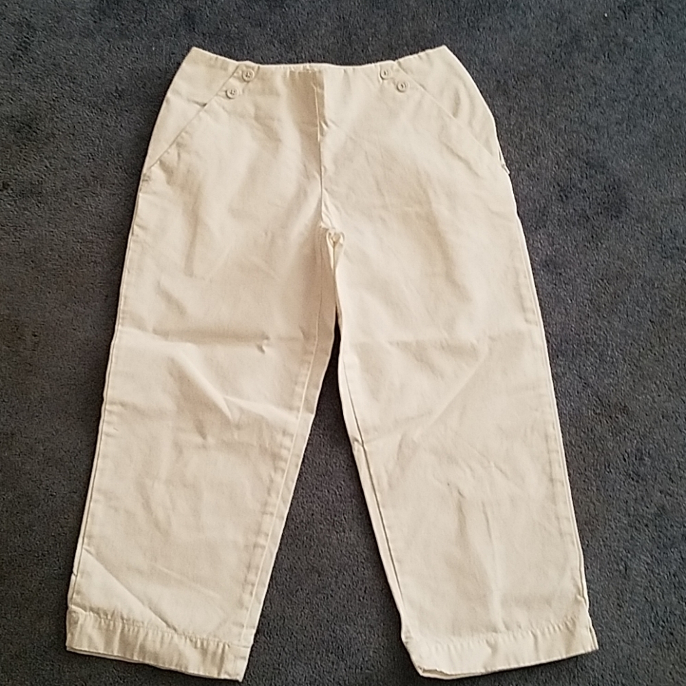 L. L.  Bean white Capri Pants - 4p